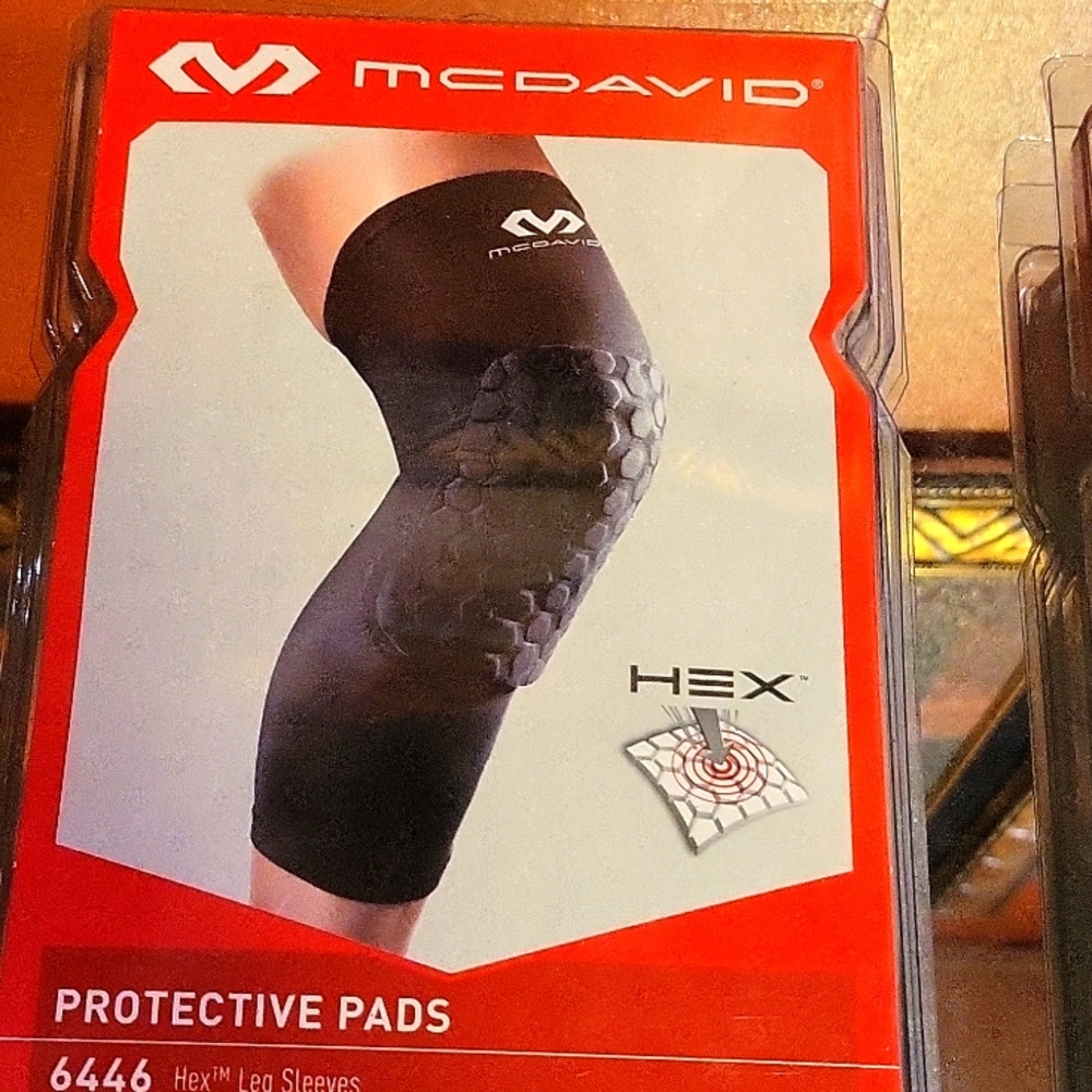 McDavid protective knee pads